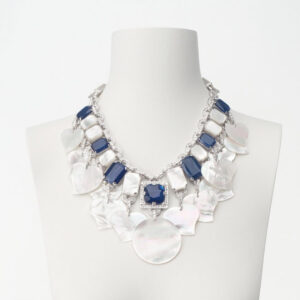 Collana girocollo bianco blu