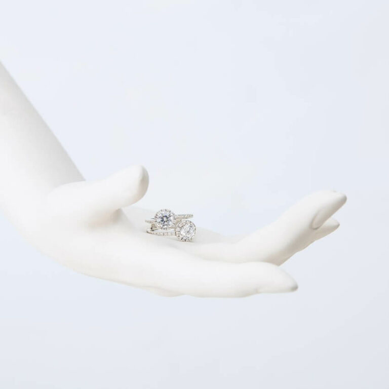 anello argento contrarié zirconi