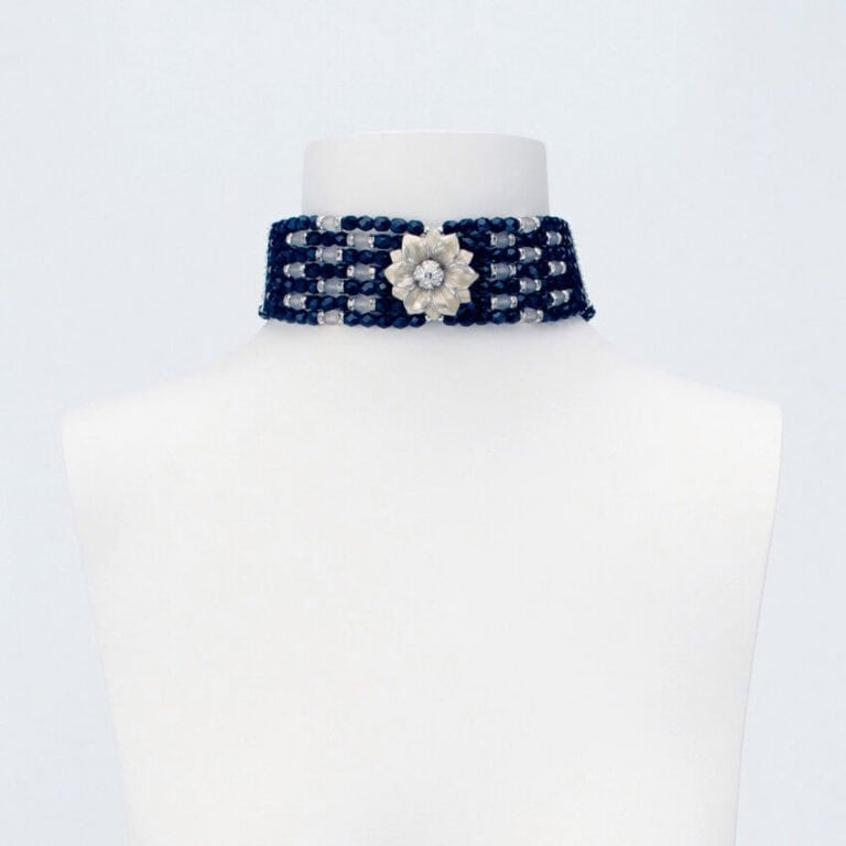collana choker cristalli neri e fiore smaltato