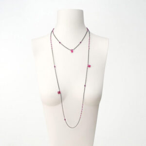 collana lunga nera rosso rubino