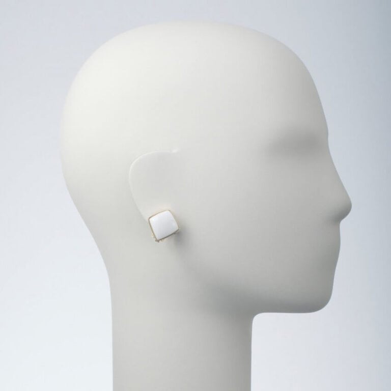 orecchino clip oro resina bianco