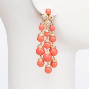 orecchino clip oro resina corallo