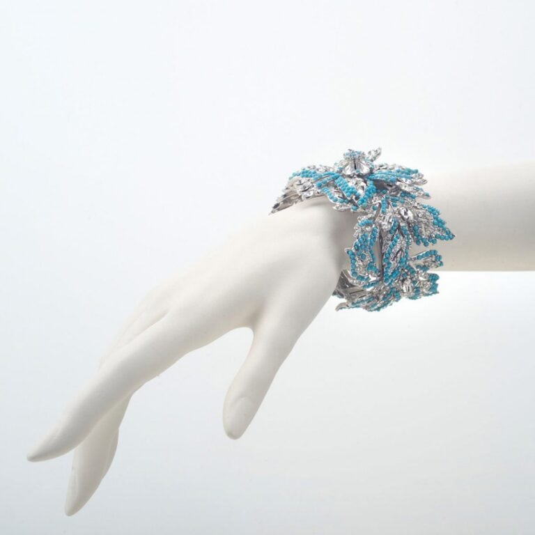 Bracciale rigido fiori colore argento e turchese