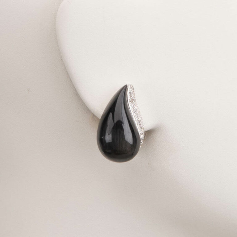 Orecchino a clip goccia color nero onice e zirconi crystal