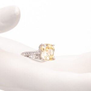 Anello modello solitario pietra centrale giallo canary 1