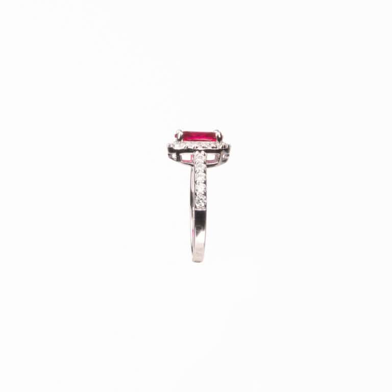 Anello pietra centrale taglio ovale rosso rubino 4