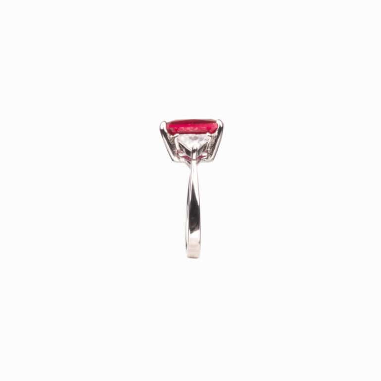 Anello pietra centrale taglio rettangolare rosso rubino 5