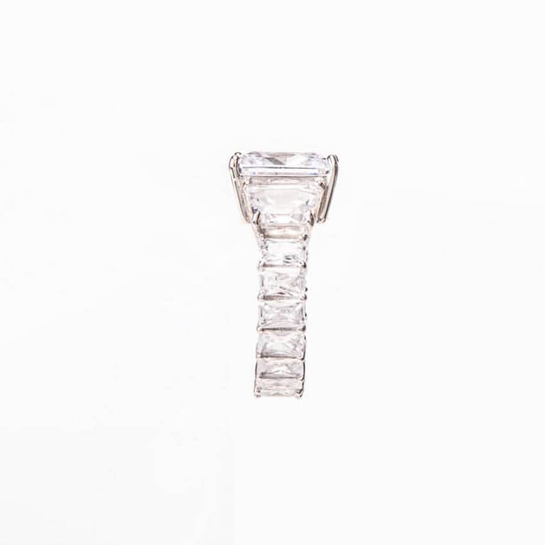 Anello modello cocktail pietra centrale rettangolare 3