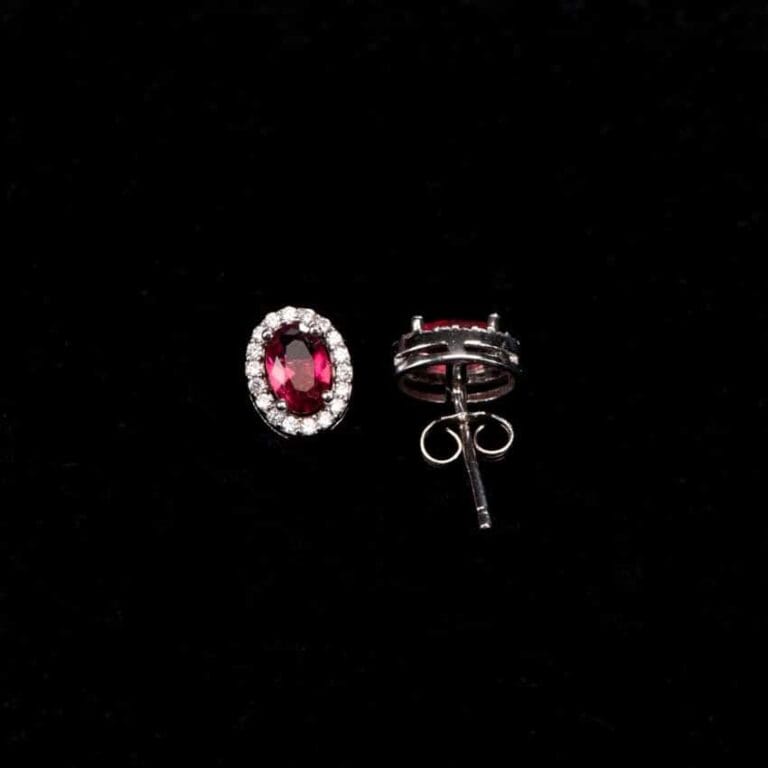 Orecchini in argento punto luce cubic zirconia ovale rossi - immagine 2