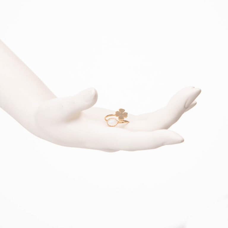 Anello piccolo contrariè oro quadrifoglio pietra luna 2