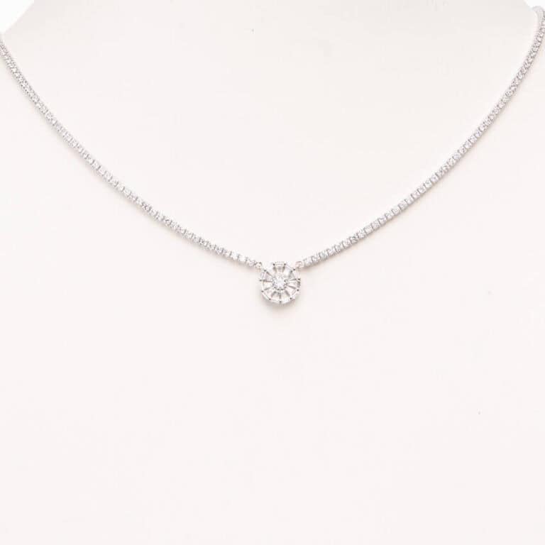 Collana girocollo brillante con pendente motivo fiore zirconi 1