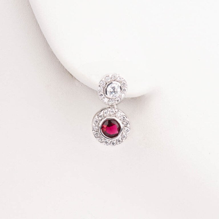 Orecchini perno punto luce argento pendente rosso rubino 1