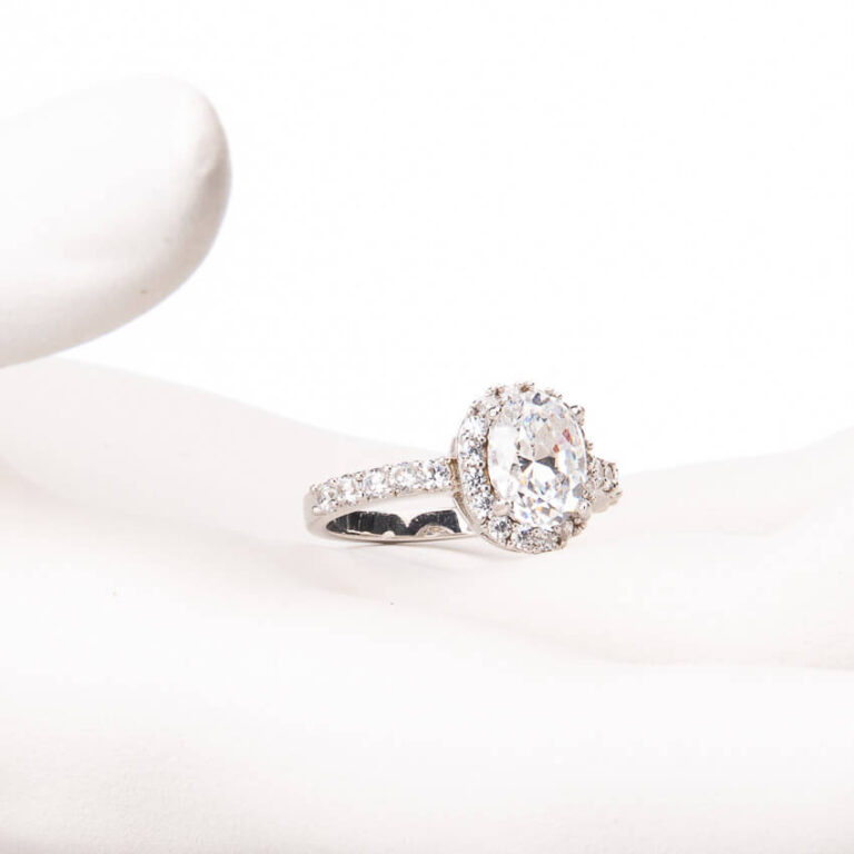 Anello argento pietra centrale taglio ovale 1