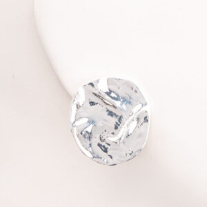 Orecchini clip argento bottone grande moderno-finitura battuta