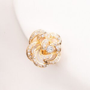 Orecchini clip camelia fiore traforato