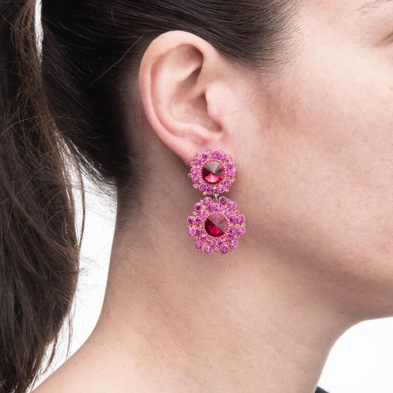 Orecchini perno pendenti fiori cristalli fuxia 2