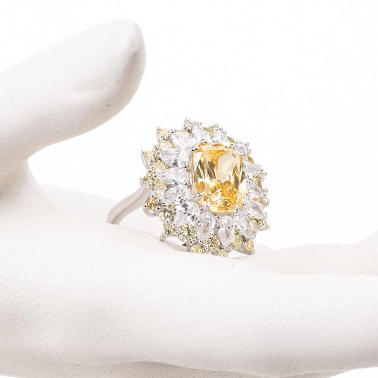 Anello bouquet zirconi giallo canary 1