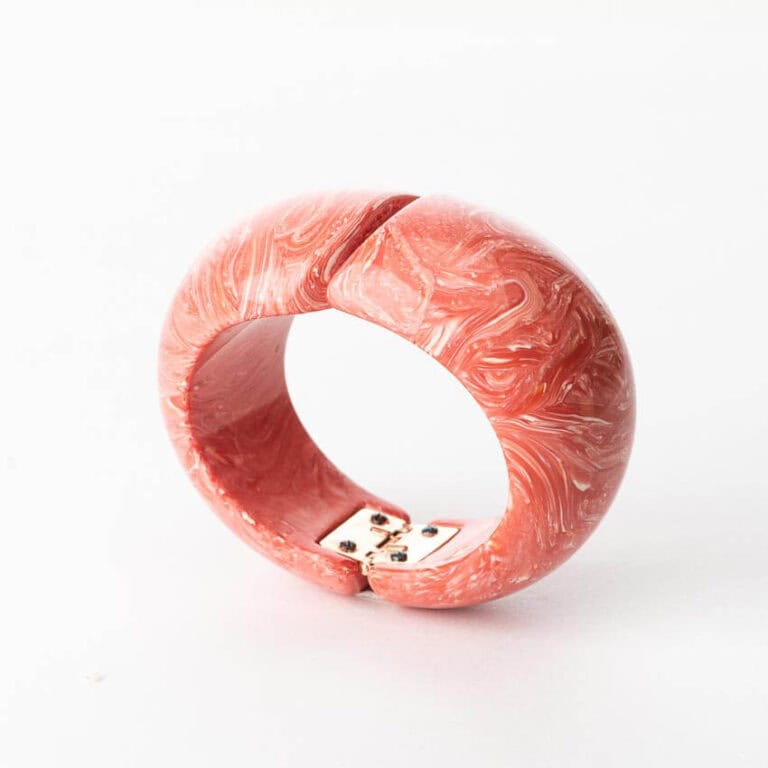 Bracciale rigido apertura molla resina color aragosta 2