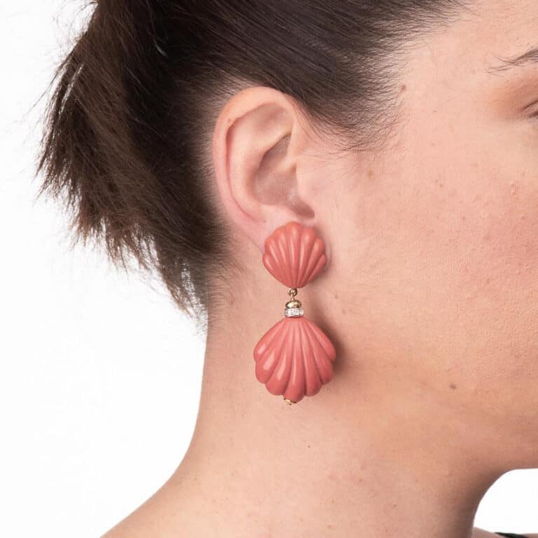 Orecchini clip conchiglia resina rosso corallo 2